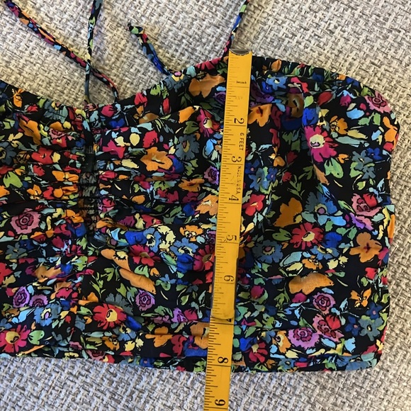 WILD FABLE Cropped Smocked Halter Tie Top - Picture 5 of 9